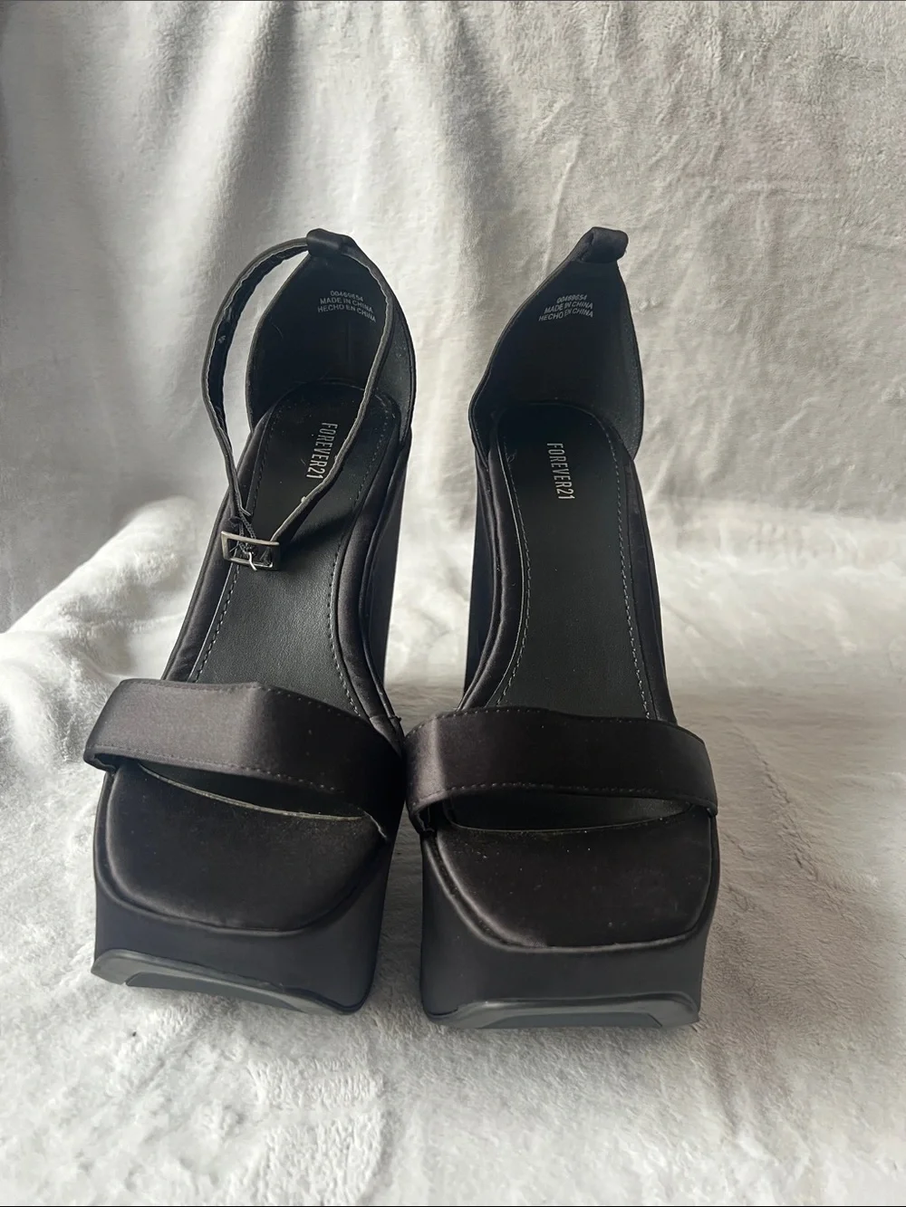 Forever 21 Black Satin Platform Ankle-Strap Sandals size 7.5 women’s.